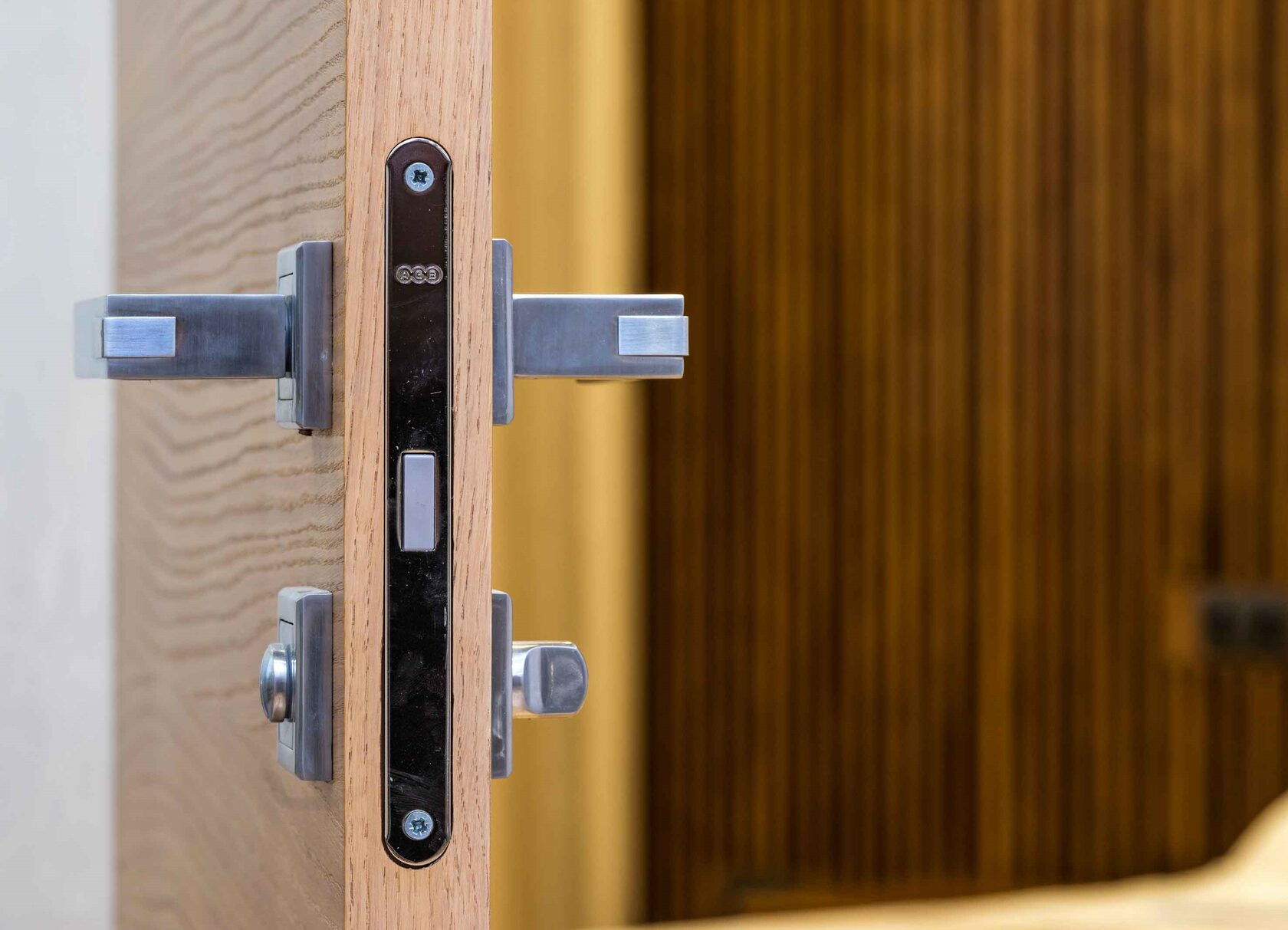 какие двери лучше, виды межкомнатных дверей