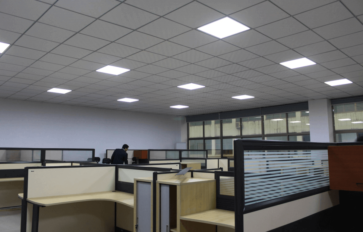 Офисные светильники потолочные светодиодные 600х600