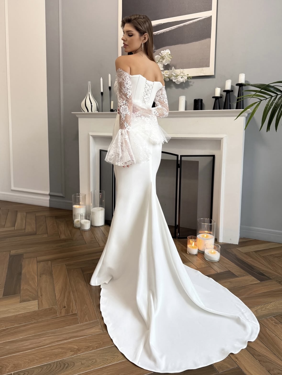 платье свадебное кружевное со шлейфом