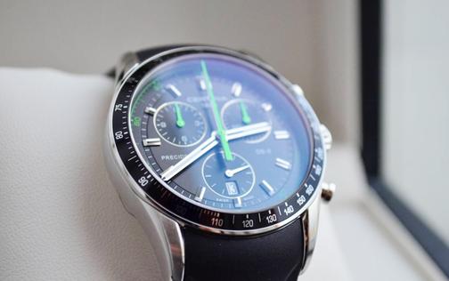 Полировка сапфирового стекла на часах от царапин в Москве