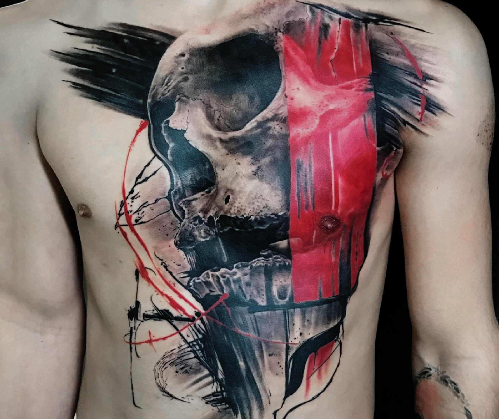 тату треш полька, черно-белое тату, тату в черно-белом стиле, реализм тату, татуировка в ростове, тату ростов-на-дону, татуировка, тату студия ростов, лаки стайл тату, исправление перекрытие тату