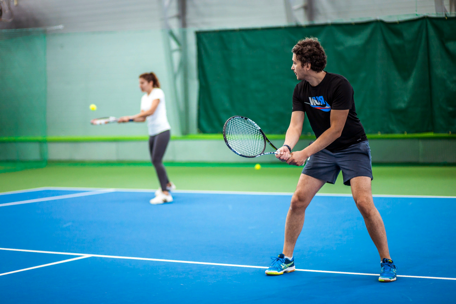 Теннис уроки для начинающих. Макс Касниковски теннис. Набоков теннисный корт. Большой теннис.