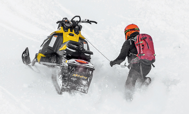 SkiDooKing. Как обучают езде на снегоходах в горах