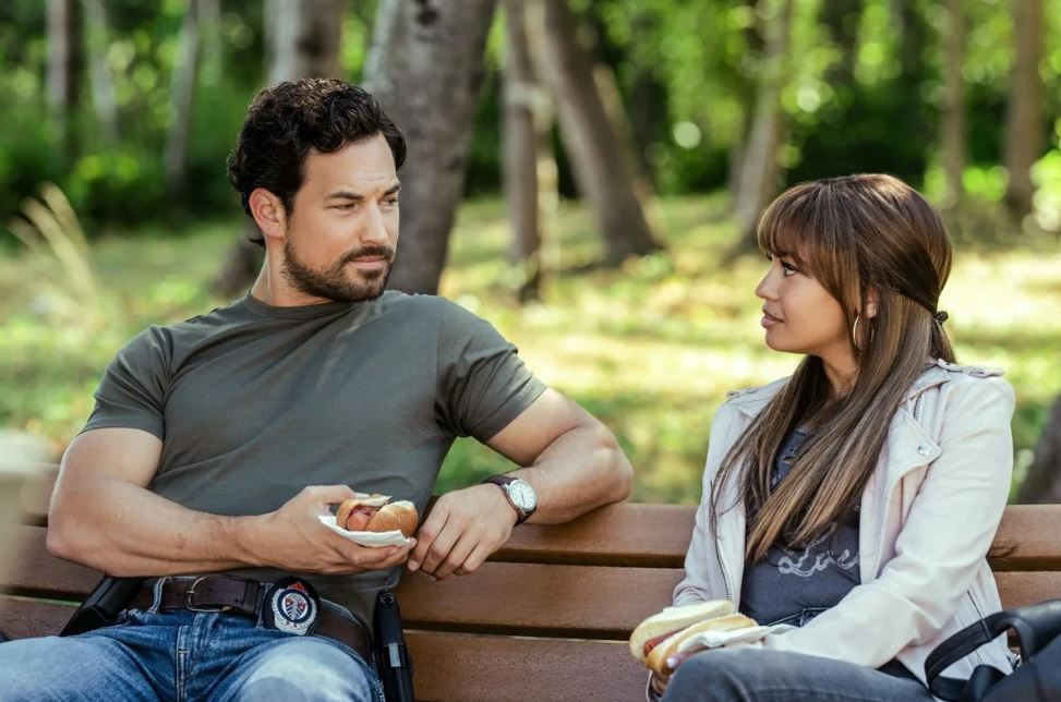 Кадр из сериала «Дикие карты»/«Шальные карты» 