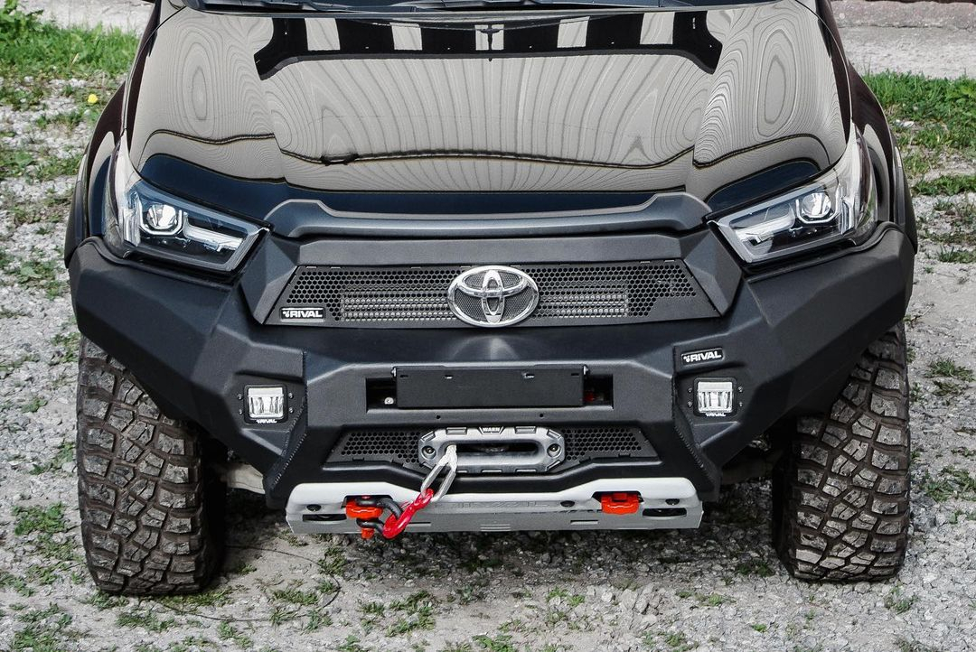 БАМПЕР СИЛОВОЙ АЛЮМИНИЕВЫЙ RIVAL ПЕРЕДНИЙ (ЧЕРНЫЙ, БЕЗ ПТФ) ДЛЯ TOYOTA HILUX REVO (2021+)