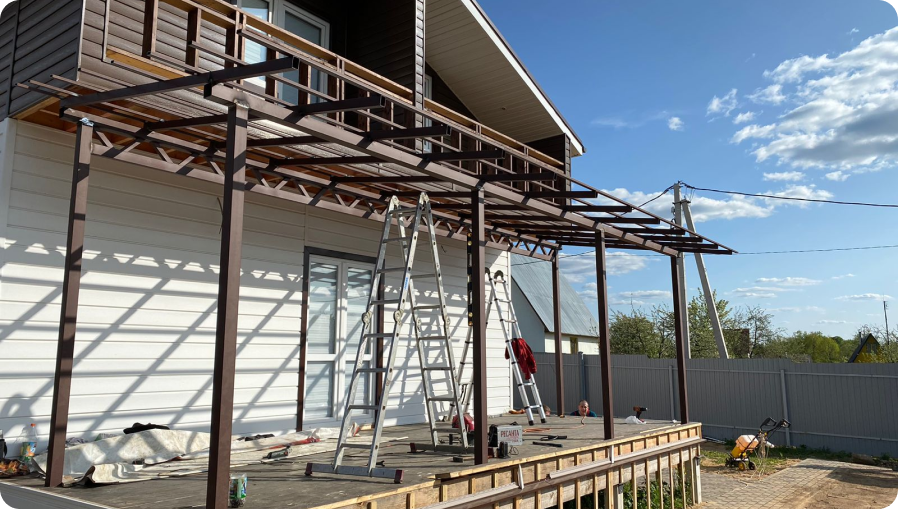 Монтаж односкатного навеса-пристройки
