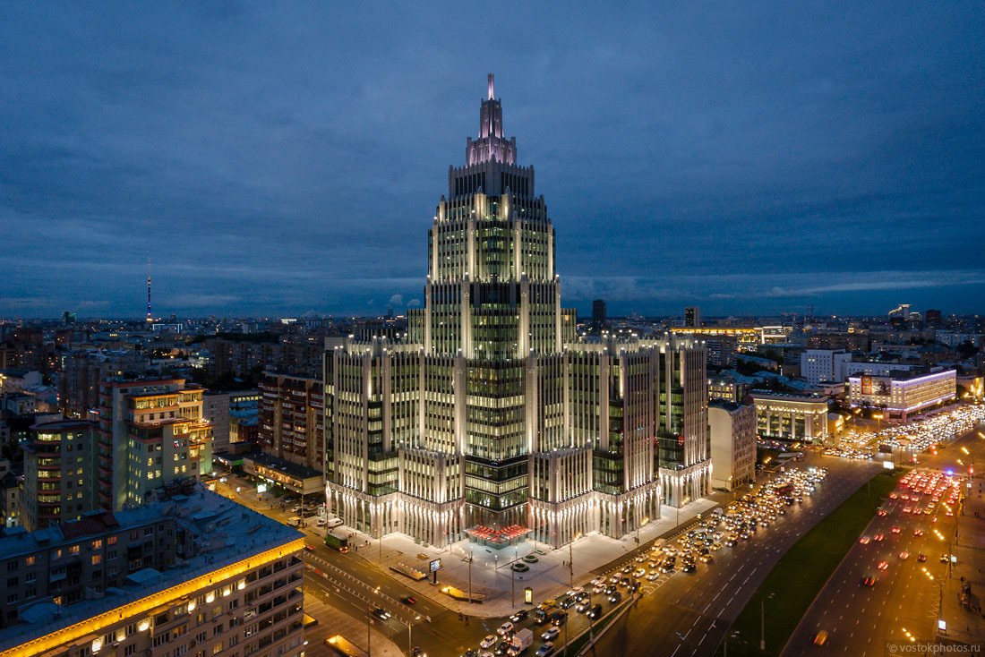 Moscow building. БЦ оружейный оружейный переулок 41. Высотка на оружейном переулке. Оружейный переулок сталинская высотка. МФК оружейный Москва.