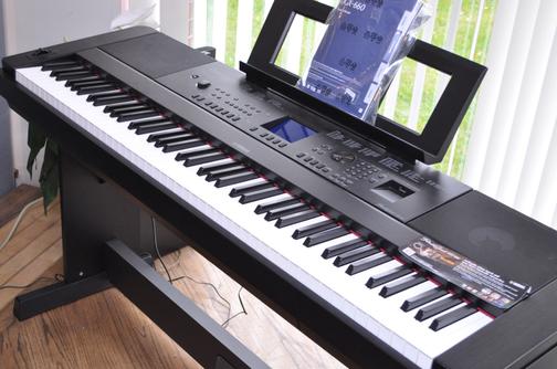 e piano yamaha dgx 660