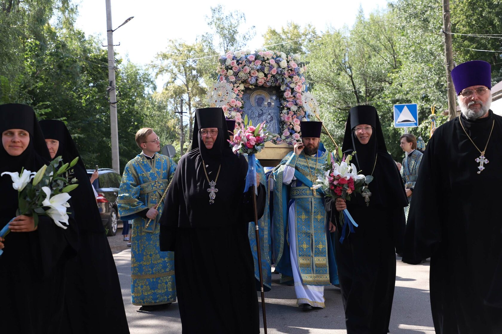 Богородицком житенном женском монастыре. Богородицкий Житенный женский монастырь. Богородицкий Житенный женский монастырь г Осташков. Богородице Житенный женский монастырь дети фото.