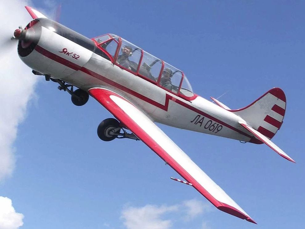 фото нанесения макияжа на лицо девушки 