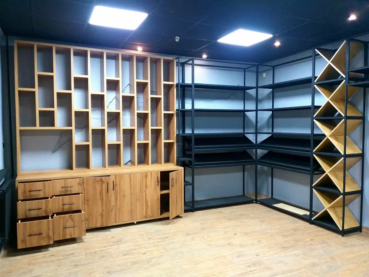 Монтаж торгового оборудования в Калининграде