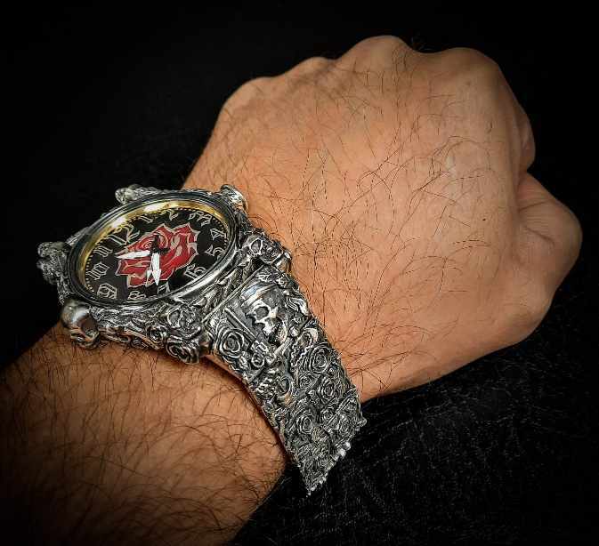 мужские серебряные часы, элитные дорогие часы, дорогие часы из серебра.