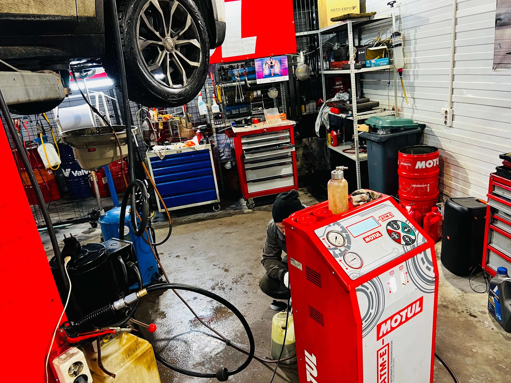 Закачка нового масла Motul в робот 7DCT300