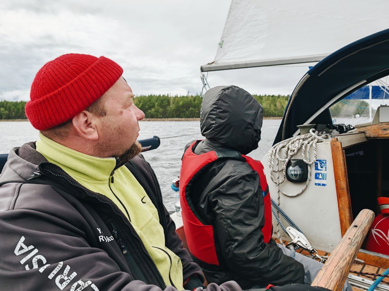 Яхта Rum Runner на Белом море