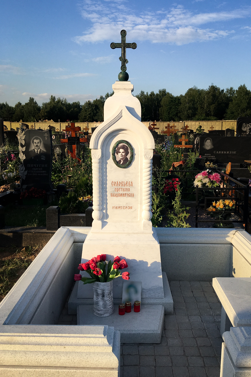 авторское надгробие Москва