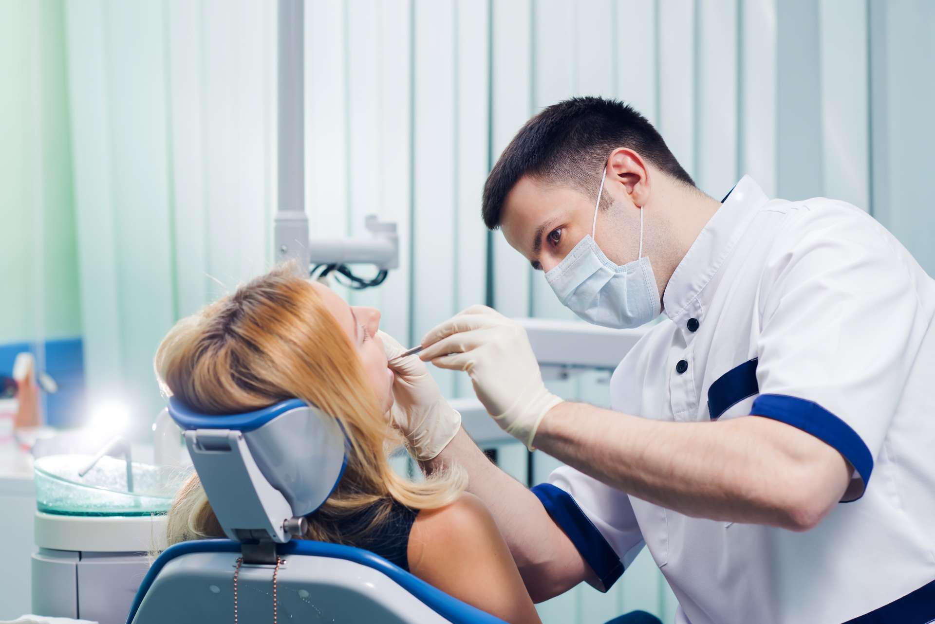 Лечение зуба в частной клинике цена