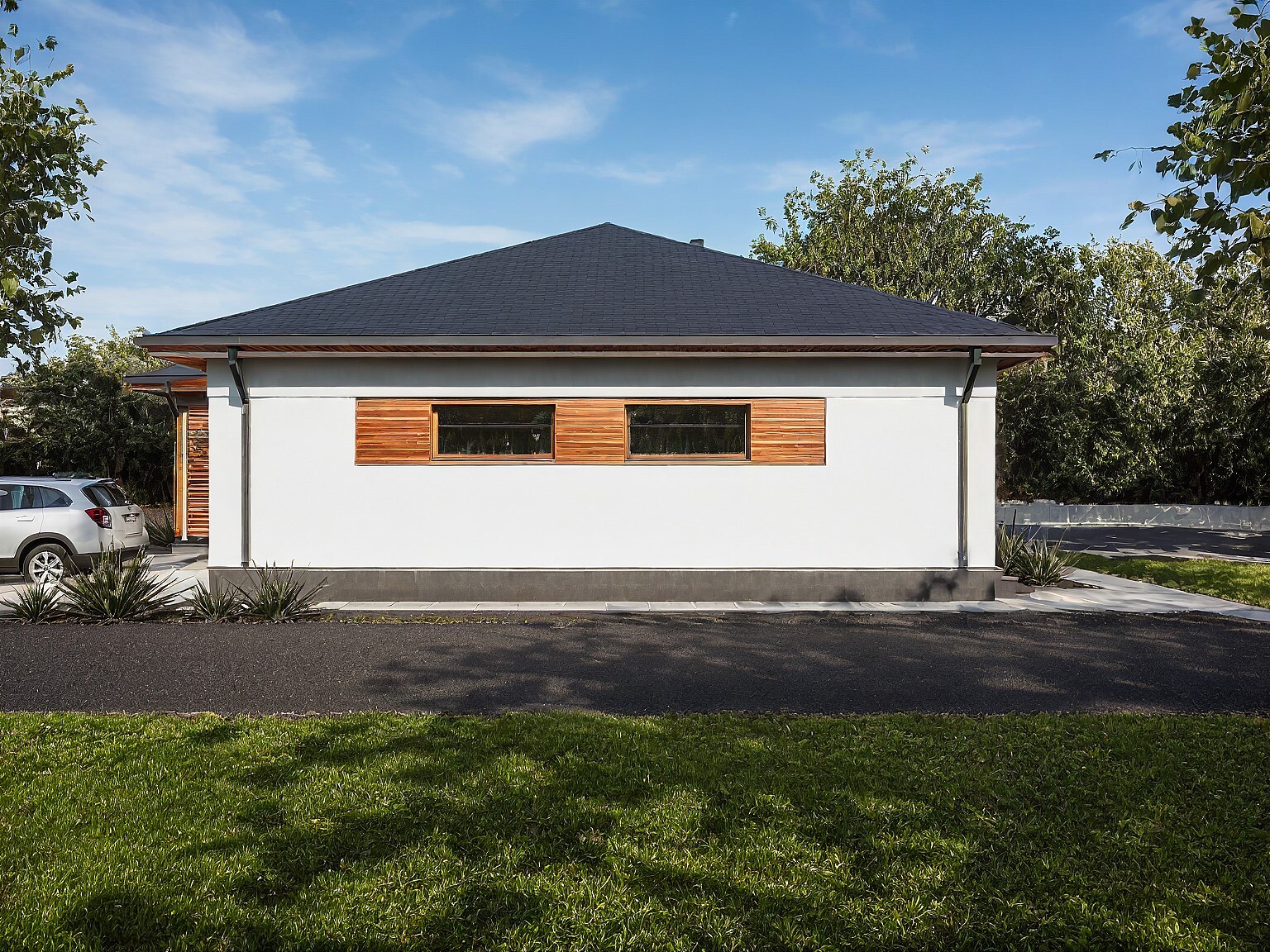 Фасадное освещение в вечернее время