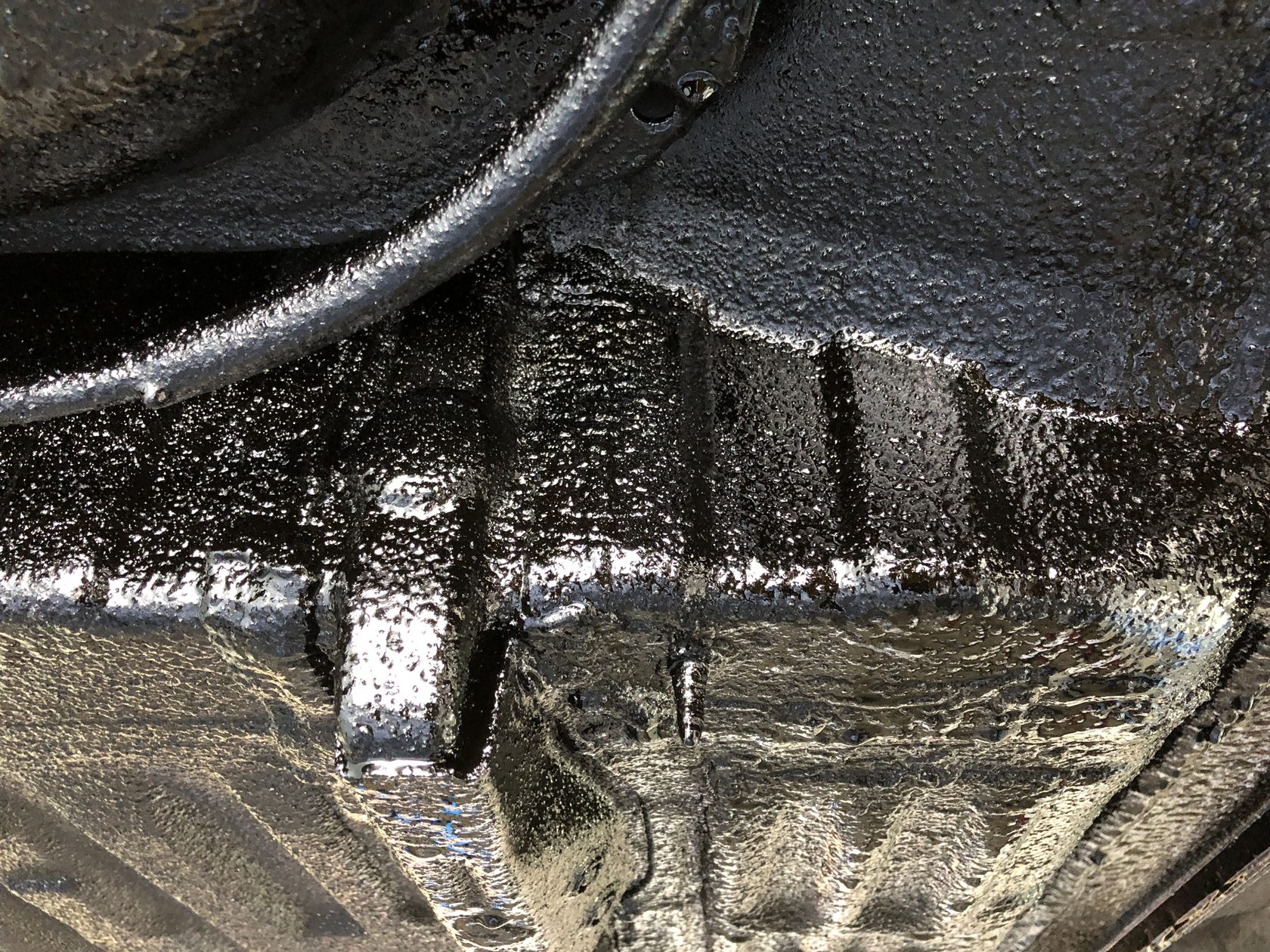 жидкая шумоизоляция для салона авто. гидроизоляция днища автомобиля. обмазочная гидроизоляция для пруда. гидроизоляция днища. виброизоляция bmw e60.