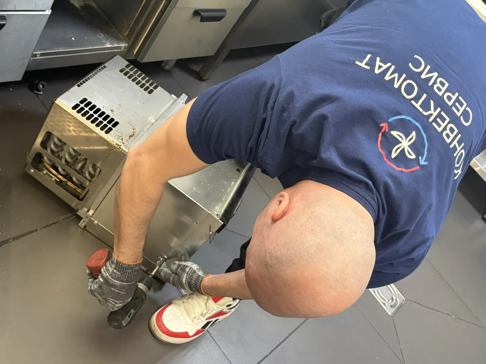 Ремонт холодильных столов