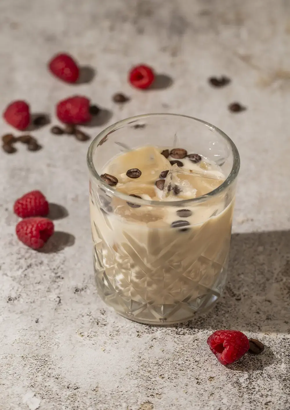 Коктейль RASPBERRY RUSSIAN — Drink Boutique