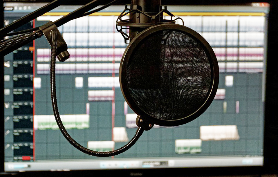 Оборудование для студии звукозаписи: что в себя включает?