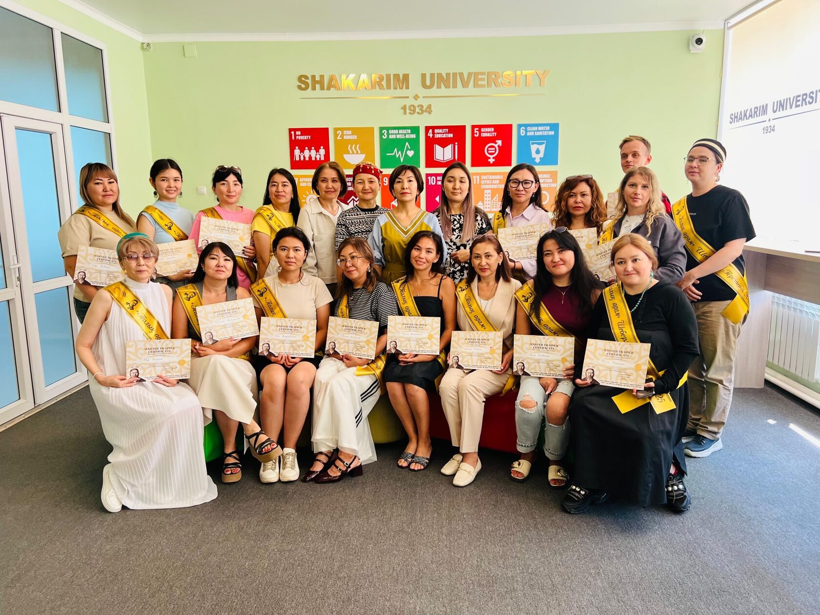 No alternative text description for this image