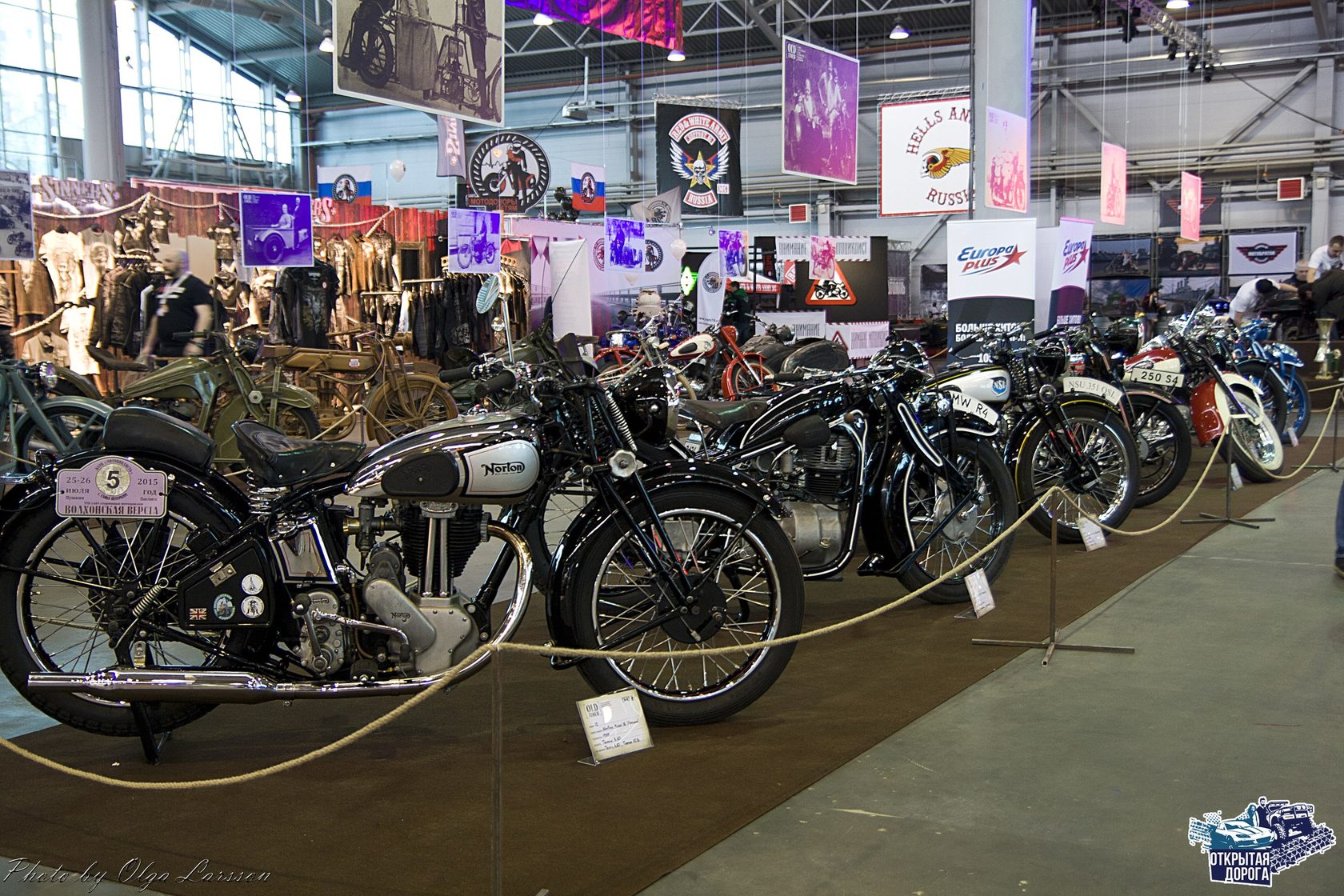 имис 2015. автомобили на выставке ленэкспо. мотоцикл питер. имис 2024 спб. мотовыставка imis.