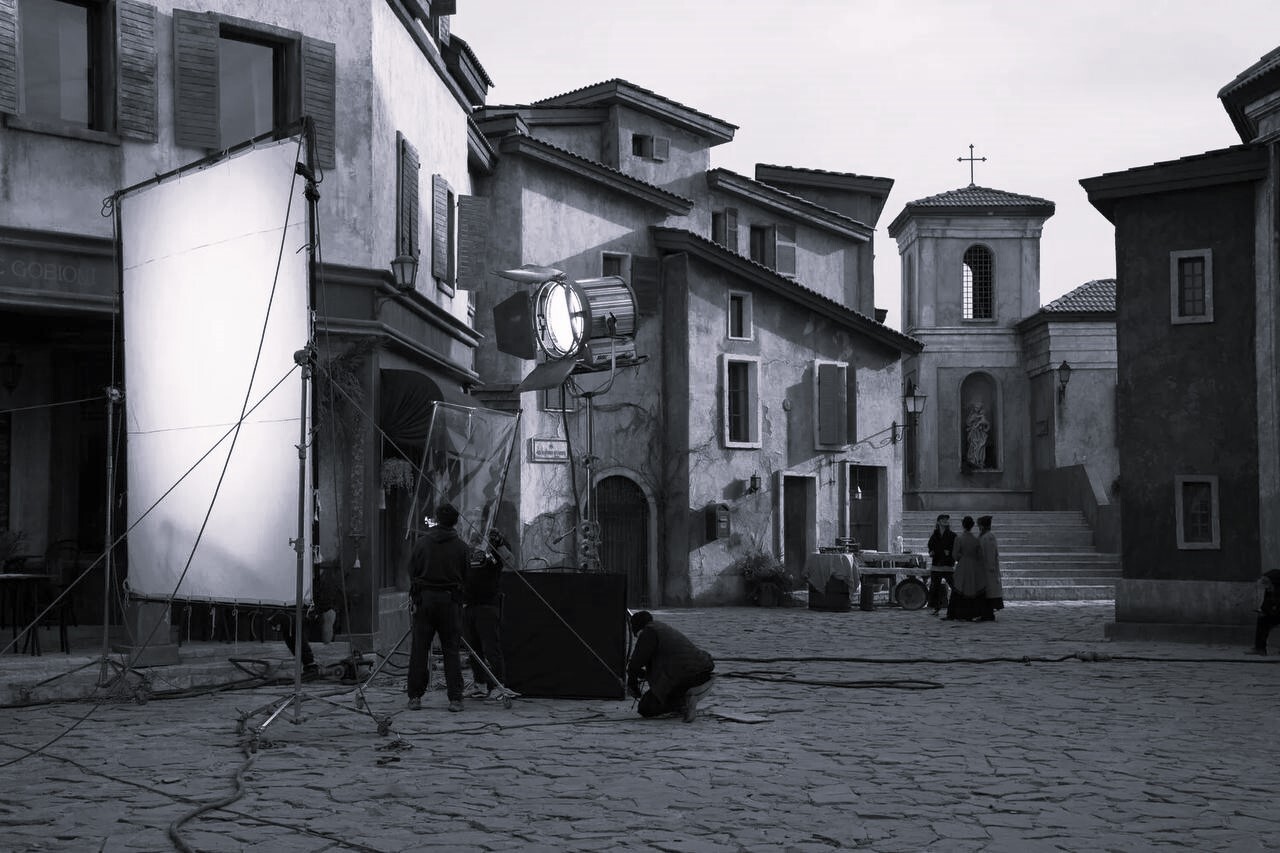 Дети на экскурсии в киногороде Москино от школы актера Талантино