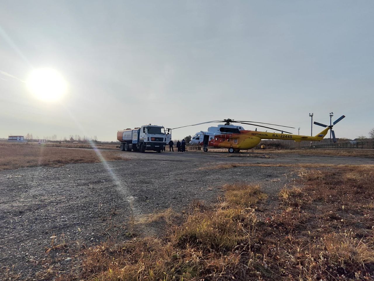дозаправка вертолёта авиакомпании Вертикаль