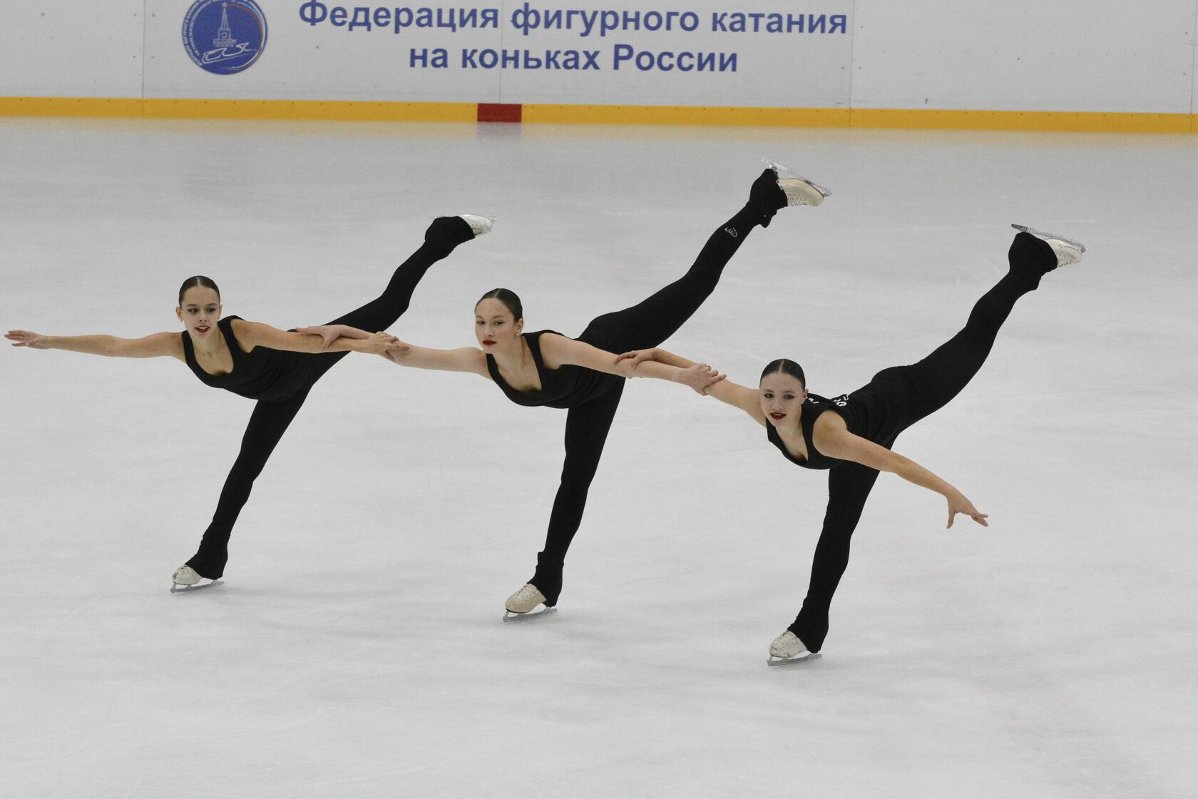 Спортвокруг ру соревнования фигурное. Артемьева Назарычев фигурное катание.