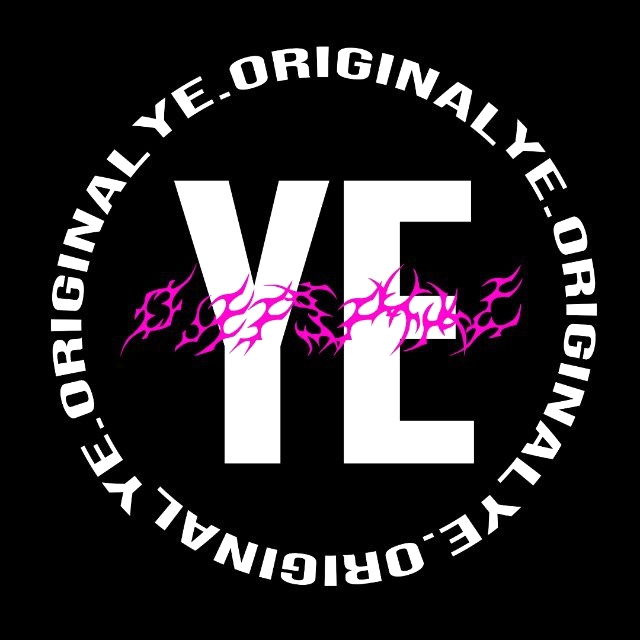 YE — это бренд уличной моды, отличающийся особым стилем и свежими решениями. Коллекции YE отражают дух улицы и созданы для тех, кто стремится выразить свою индивидуальность и выделяться среди остальных. Следи за обновлениями и первыми узнавай о новых поступлениях и источниках вдохновения.