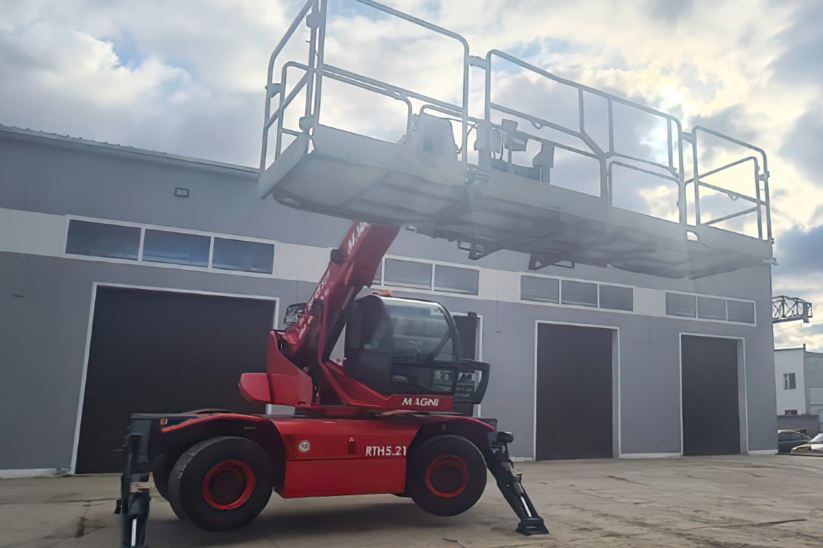 MAGNI, Погрузчик телескопический, Полноповоротный погрузчик
