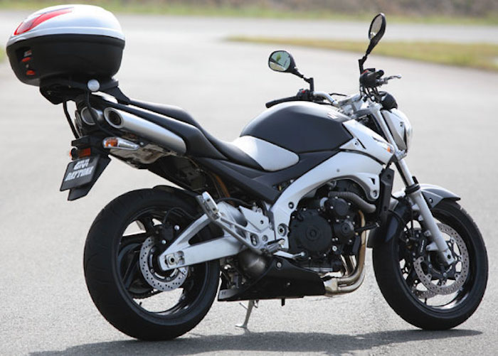 Suzuki GSR 600 Black