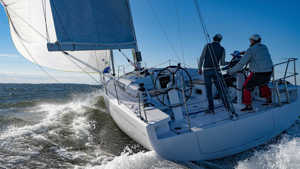 Beneteau First 36 — Яхта Года по версии Sailing World 2023