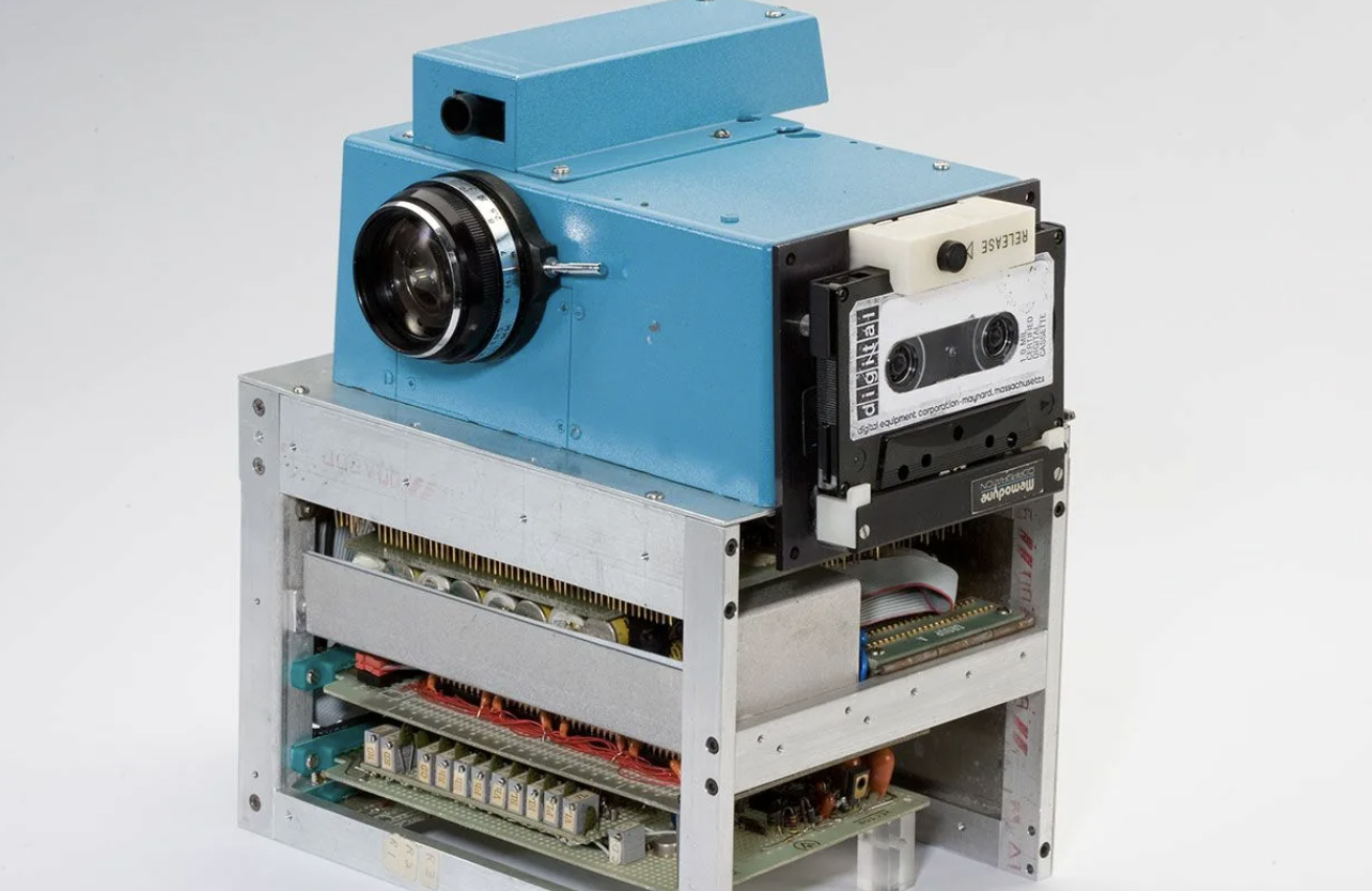 Кто изобрел фотоаппарат: история и эволюция фотоаппарата с начала XIX ...