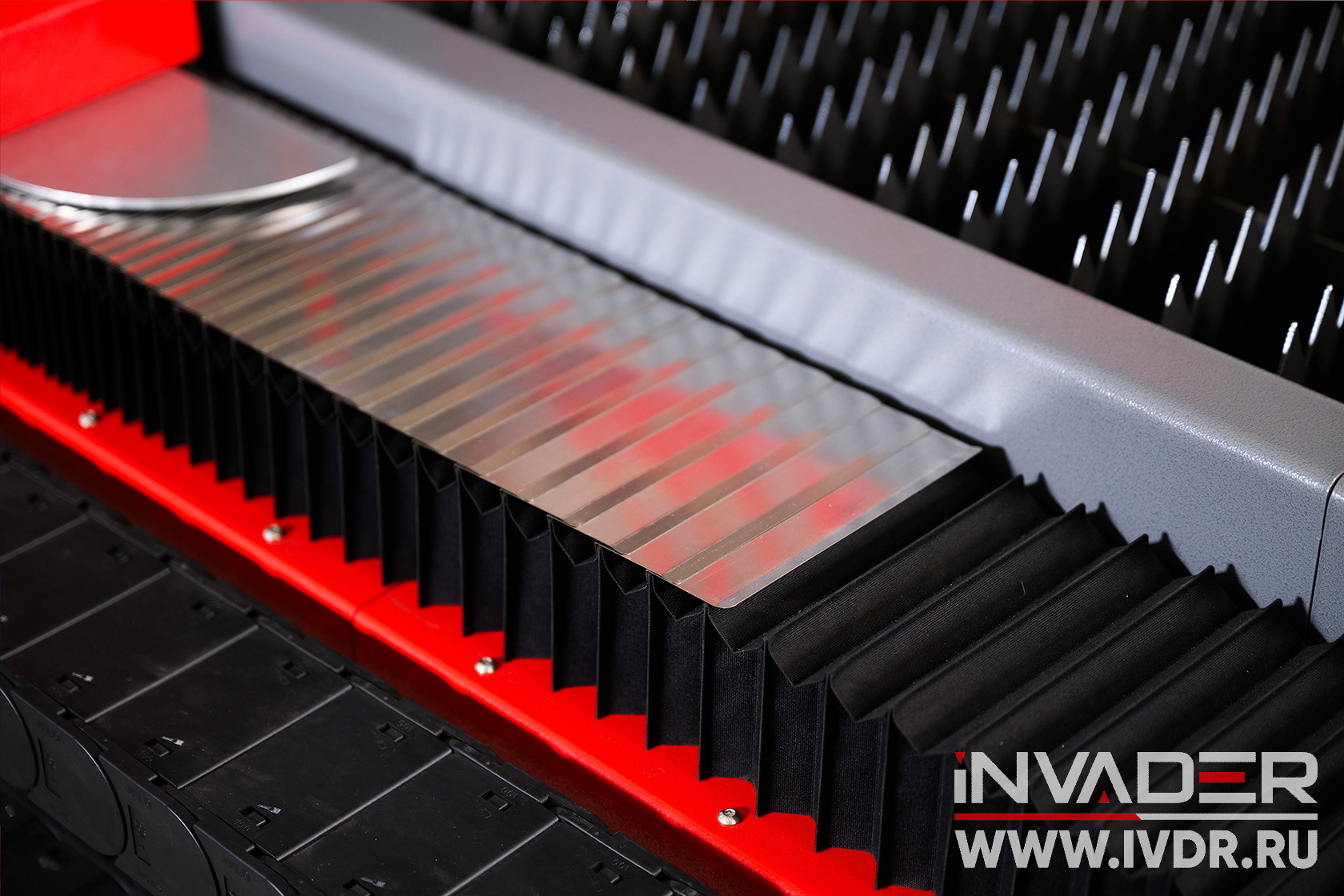 Защитная гофра направляющих лазерного станка INVADER