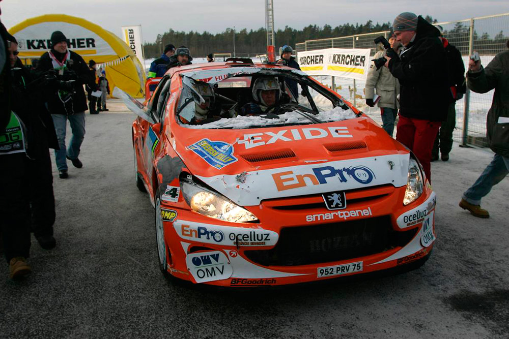 Хеннинг Сольберг и Като Менкеруд, Peugeot 207 WRC (952 PRV 75), ралли Швеция 2006/Фото: XPB Images