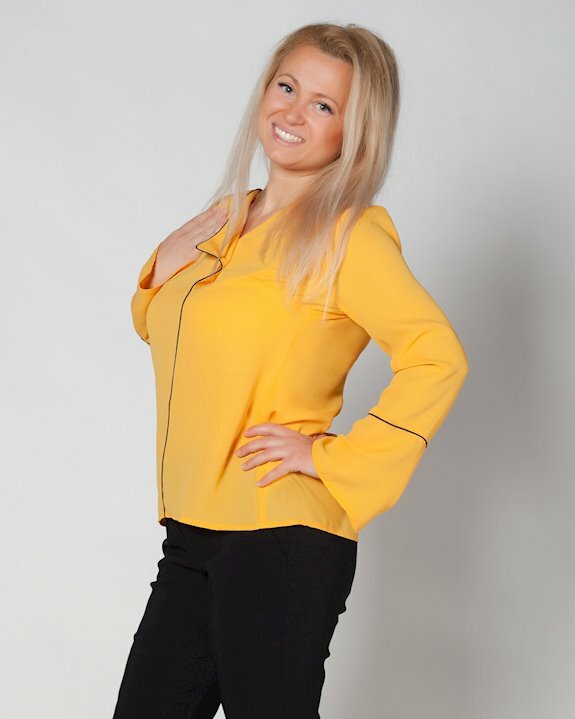 Жълта дамска блуза от шифон, подходяща за цветен акцент