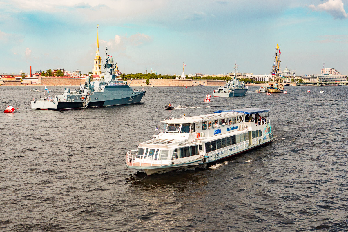 Теплоход аленка санкт петербург