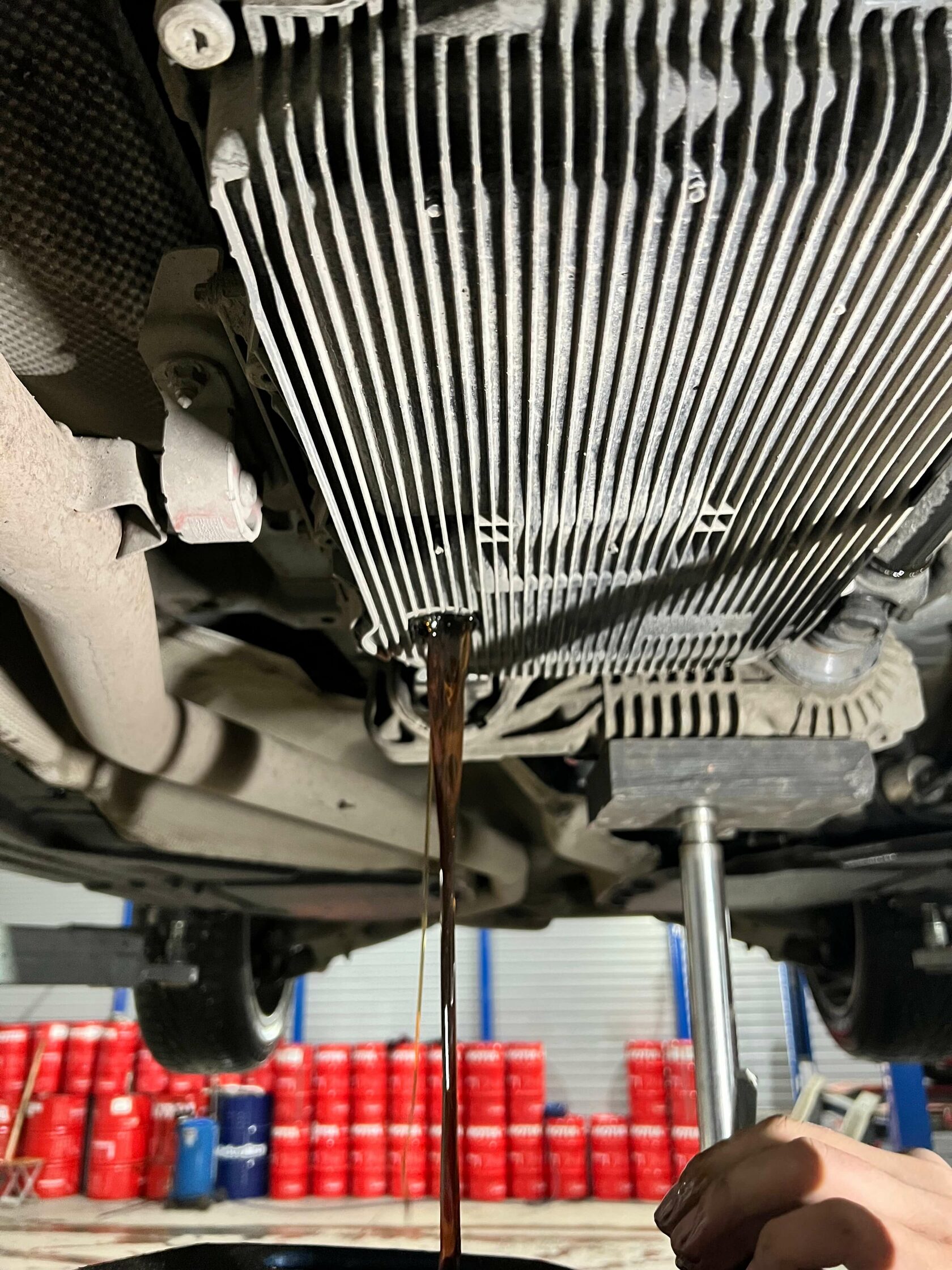 Слив масла из поддона АКПП