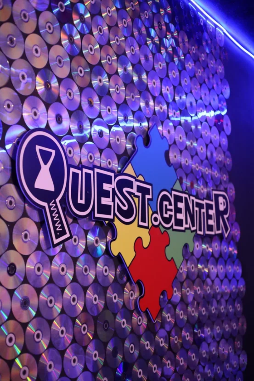 Quest.Center - крупнейший развлекательный центр в Зеленограде для детей и  взрослых. Квесты, батуты, лазертаг, пейнтбол, веревочный парк, скалодром,  дрифт картинг, детская игровая, кафе