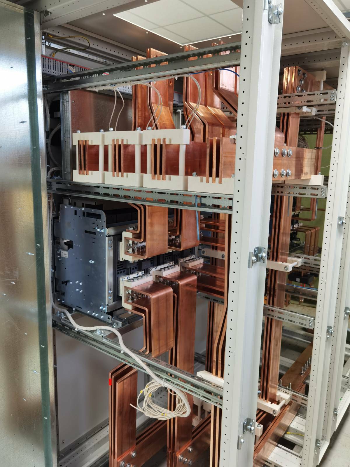 Корпуса на базе НКУ FE20