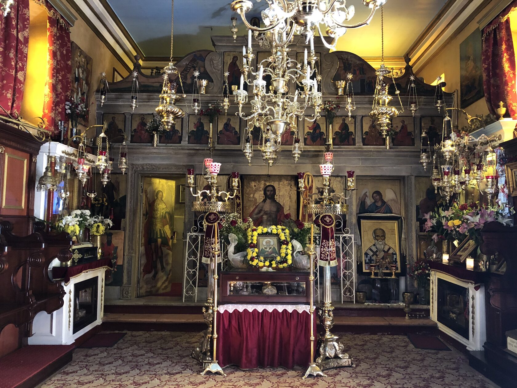 корфу остров греция. керкира храм спиридона тримифунтского. керкира мышиный остров. корфу церковь на острове. храмы острова корфу.