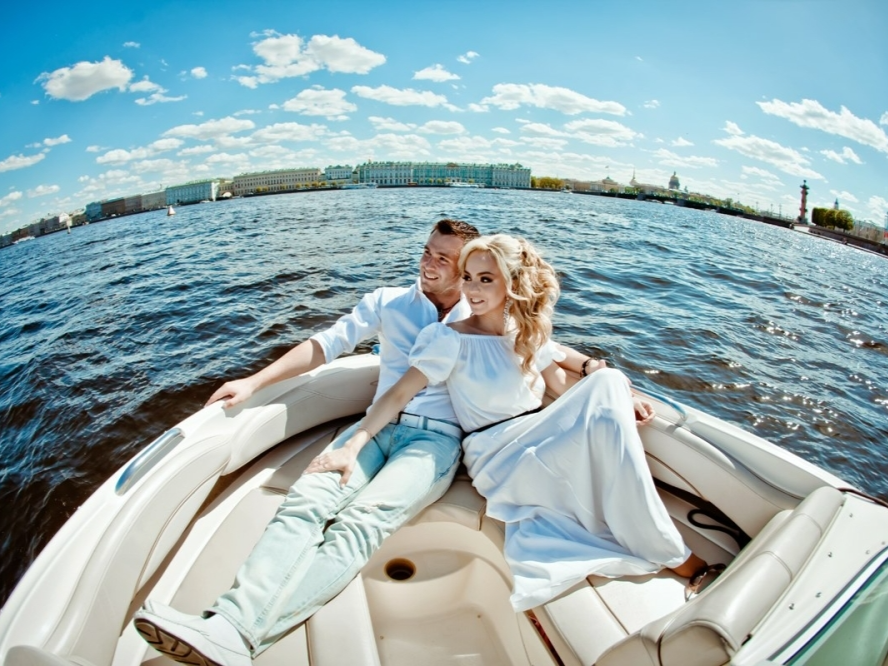 фото нанесения макияжа на лицо девушки 