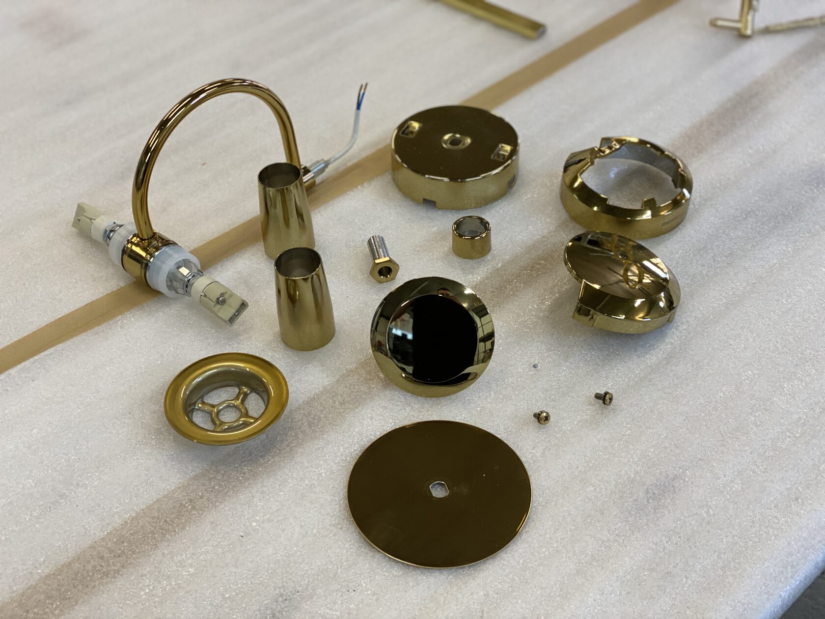 покраска светильника под золото