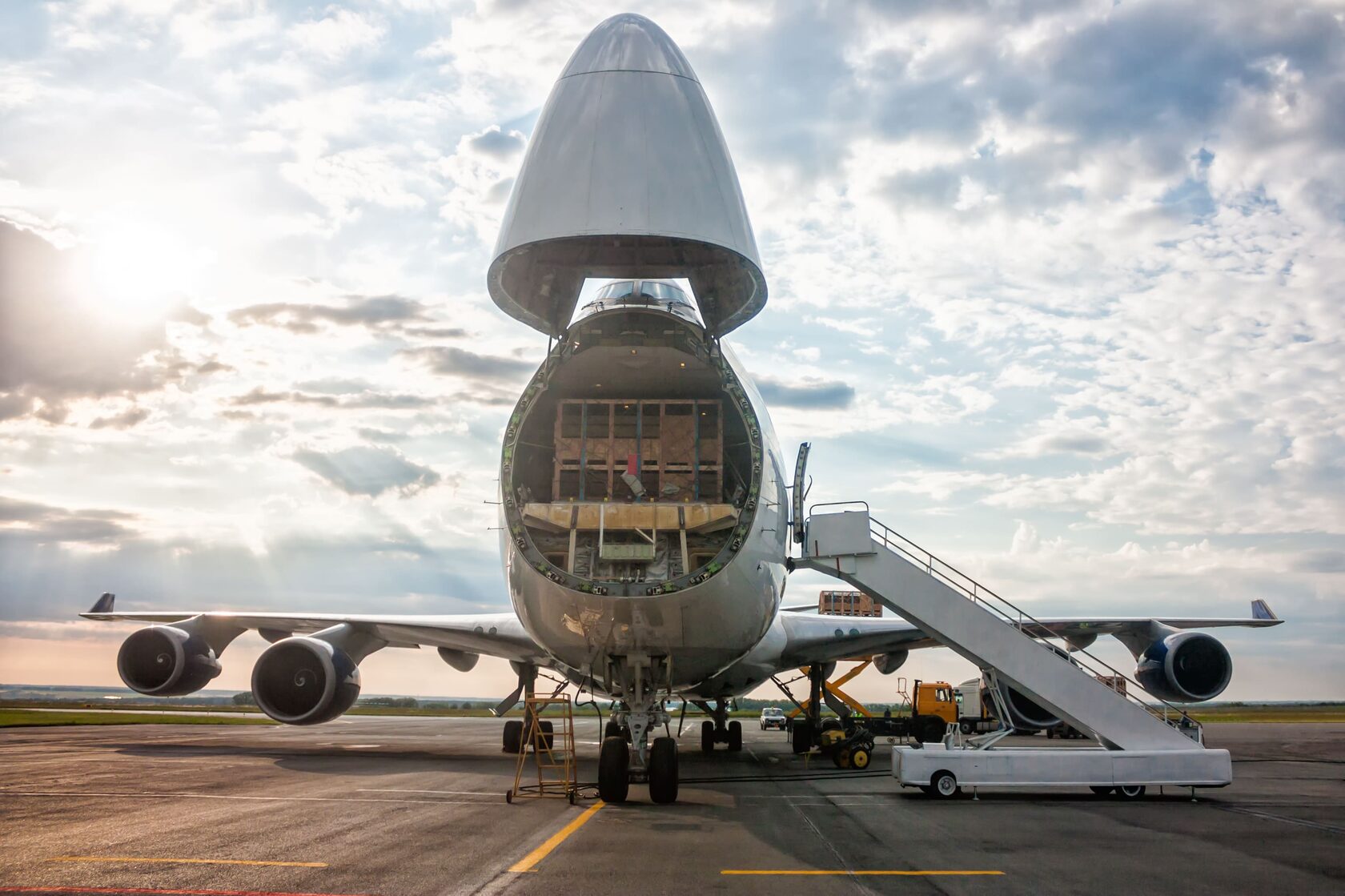 Wie einige andere Spediteure bietet Luftfracht.Global die L/C-Abwicklung an. (Foto: Adobe Stock-Liubomir)