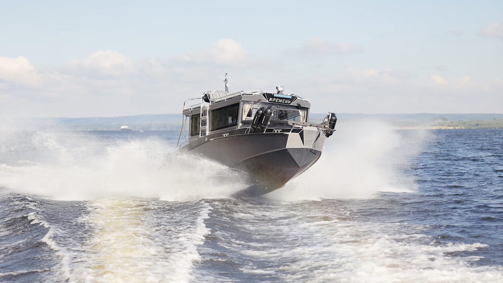 Swift chaser 800. Катер swift chaser 777. swift chaser 630. свифт чайзер катера.