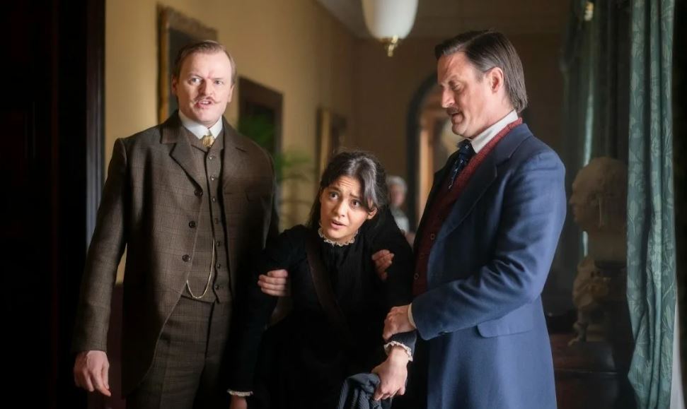 Кадр из сериала «Шерлок и дочь» 1 сезон