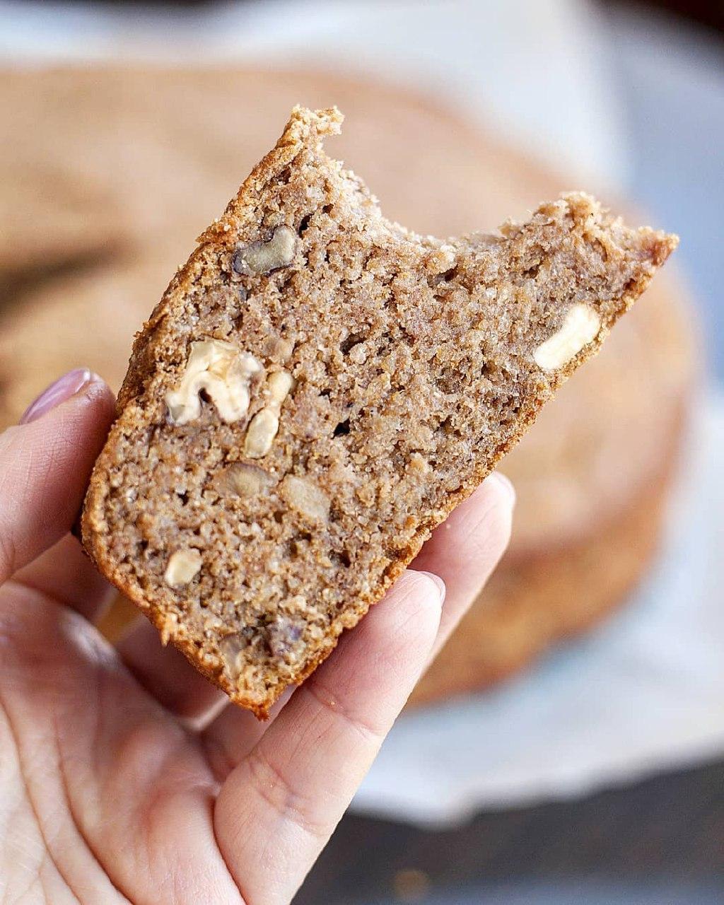 Хлеб с лимоном и грецкими орехами