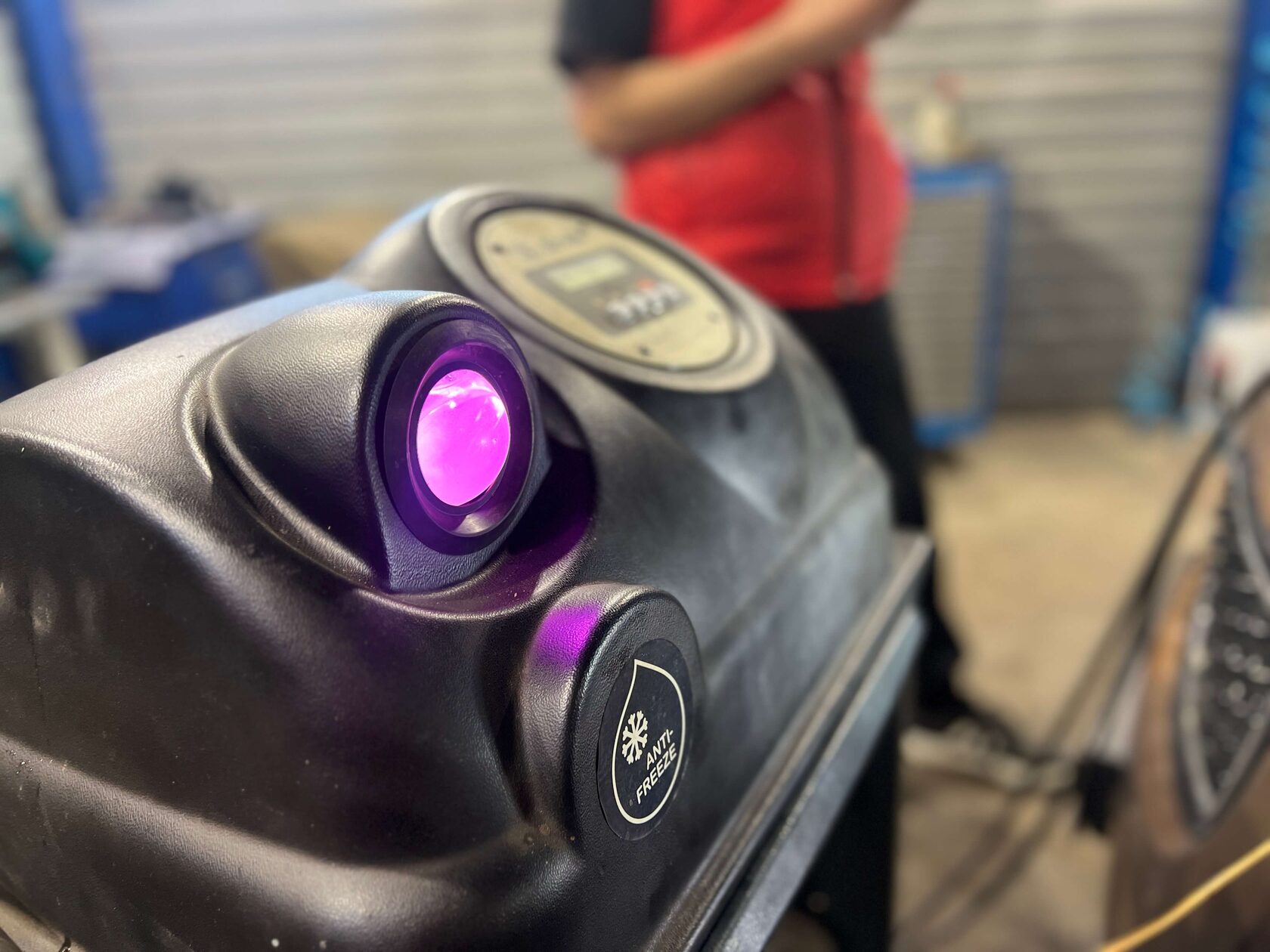 Заменили антифриз установкой